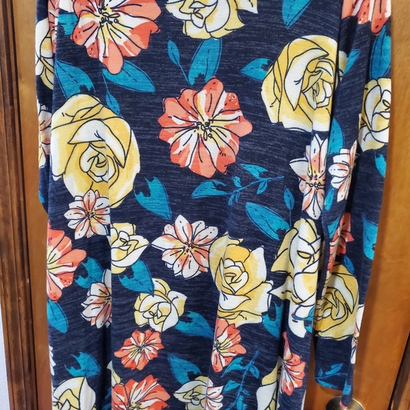 Gorgeous Floral Lularoe Comfy Sarah - Picture 2 of 5